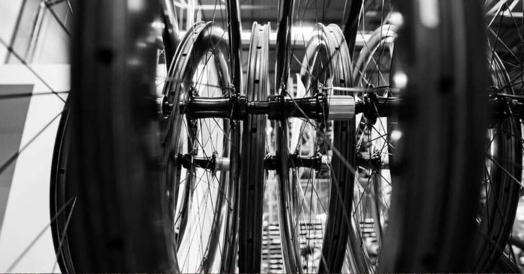 Photos de roue dans l'usine Enve